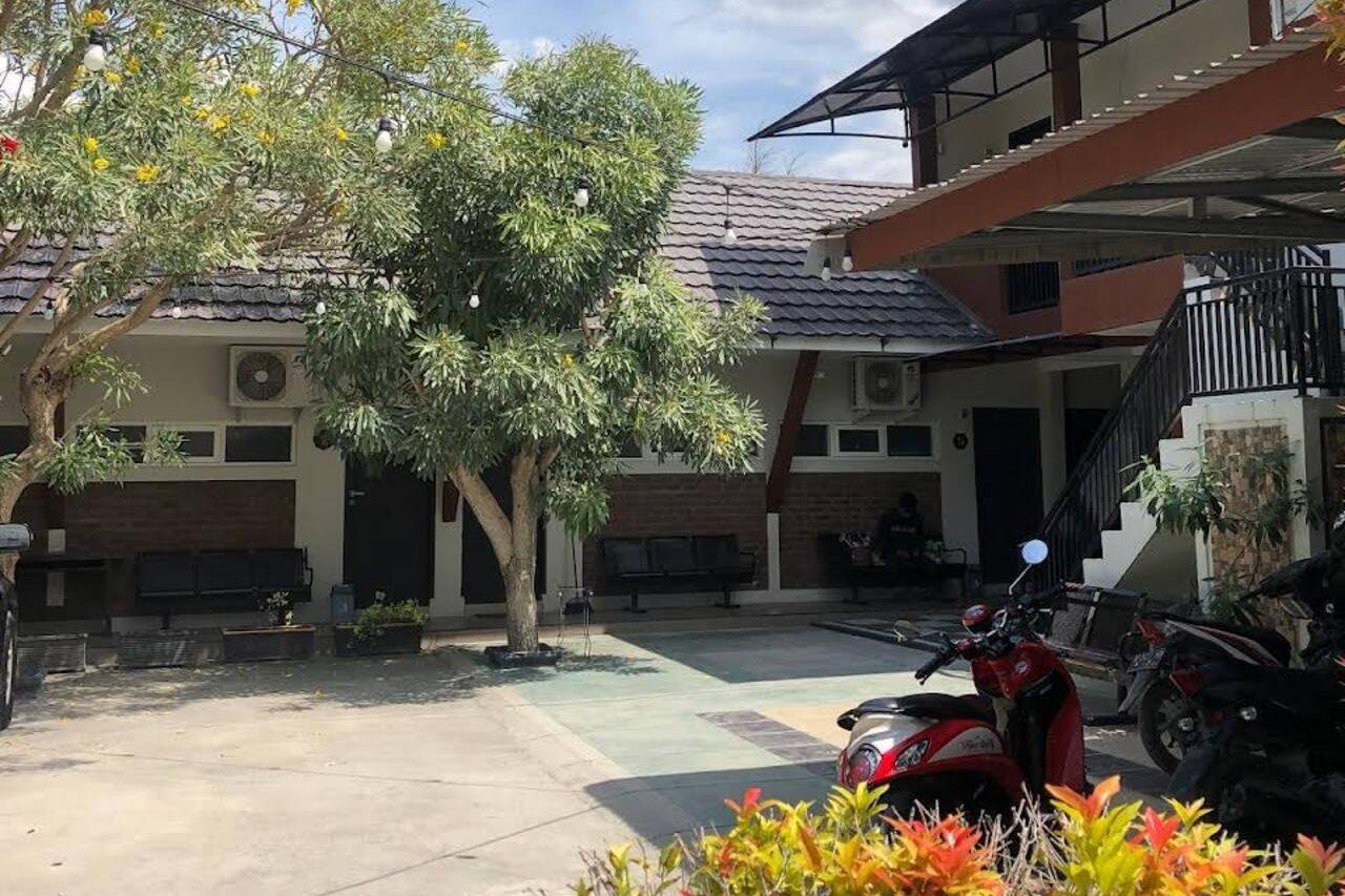 Reddooz Plus At Ininnawa Homestay Syariah Palu Exteriér fotografie
