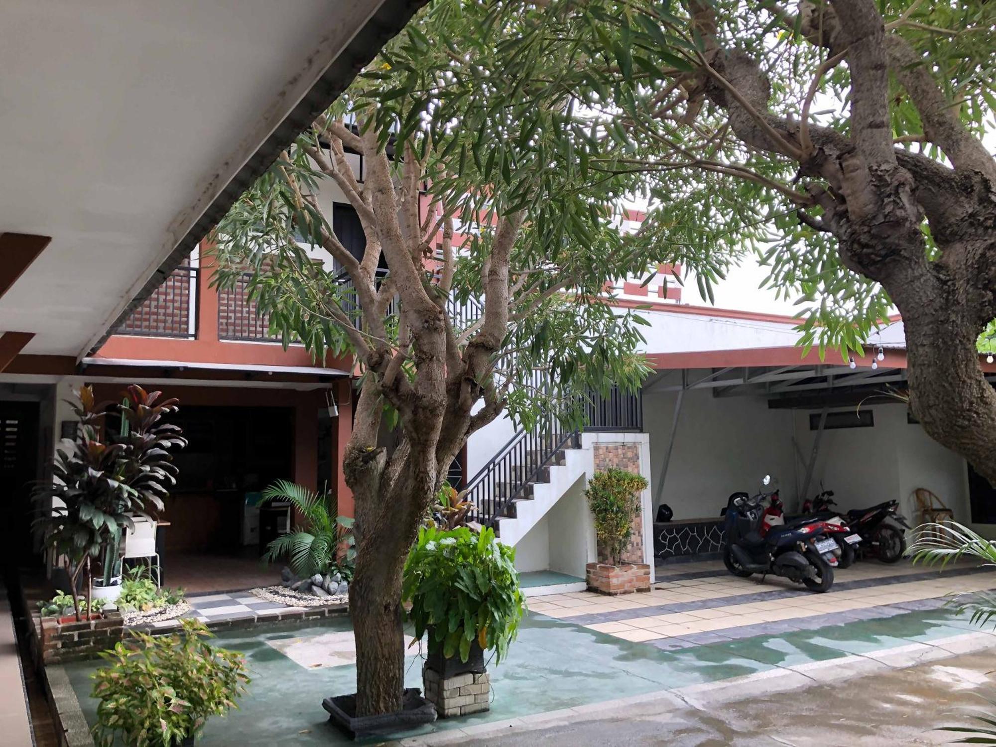 Reddooz Plus At Ininnawa Homestay Syariah Palu Exteriér fotografie