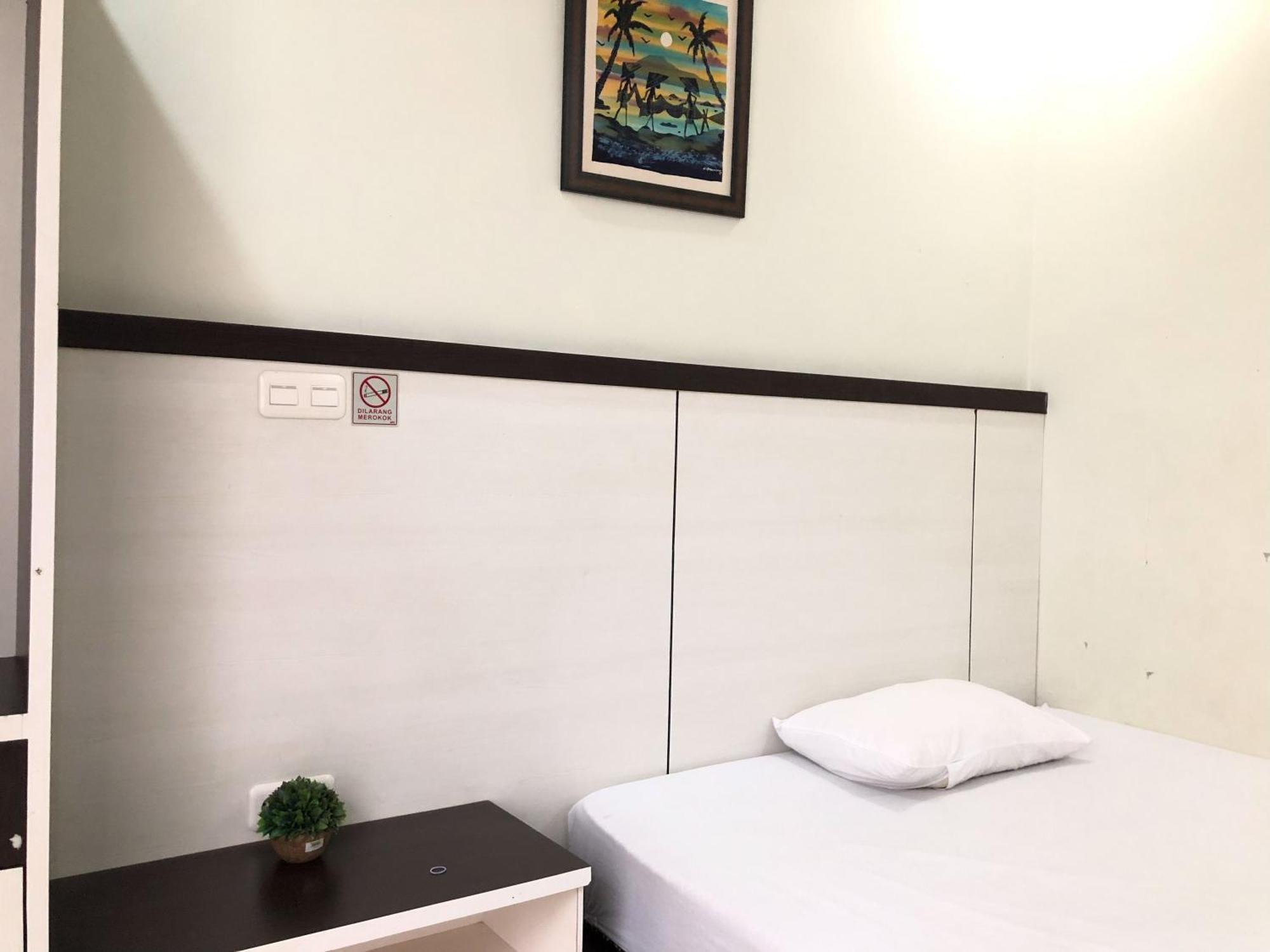 Reddooz Plus At Ininnawa Homestay Syariah Palu Exteriér fotografie